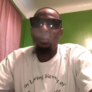 Meet your Posher, Dennis